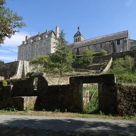 Grande Maison 6 Personnes Proche Angers Holiday home Denee